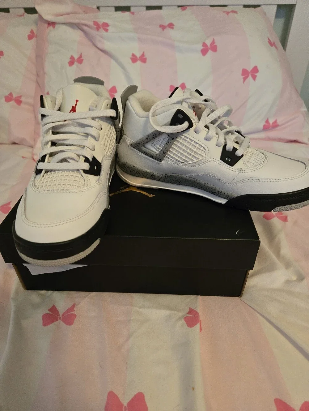 NEVER WORN JORDAN 4 RETRO OG